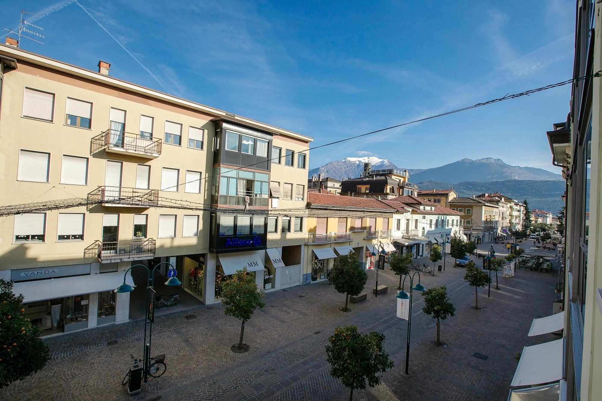 Riva Centro Apartment - Happy Rentals Eksteriør bilde